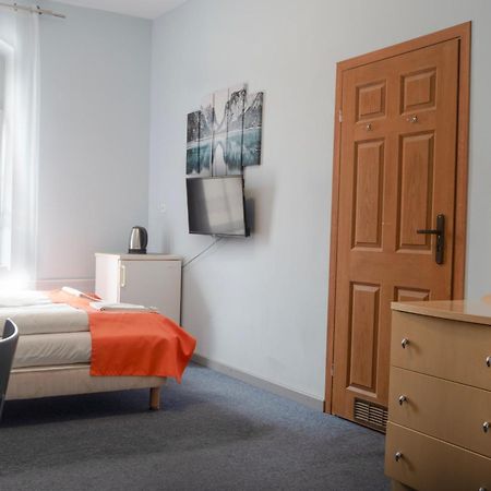 Hostel Krosnienska 12 Zielona Gora  Ngoại thất bức ảnh