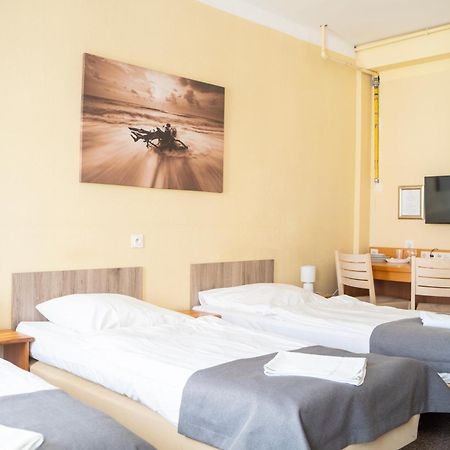 Hostel Krosnienska 12 Zielona Gora  Ngoại thất bức ảnh