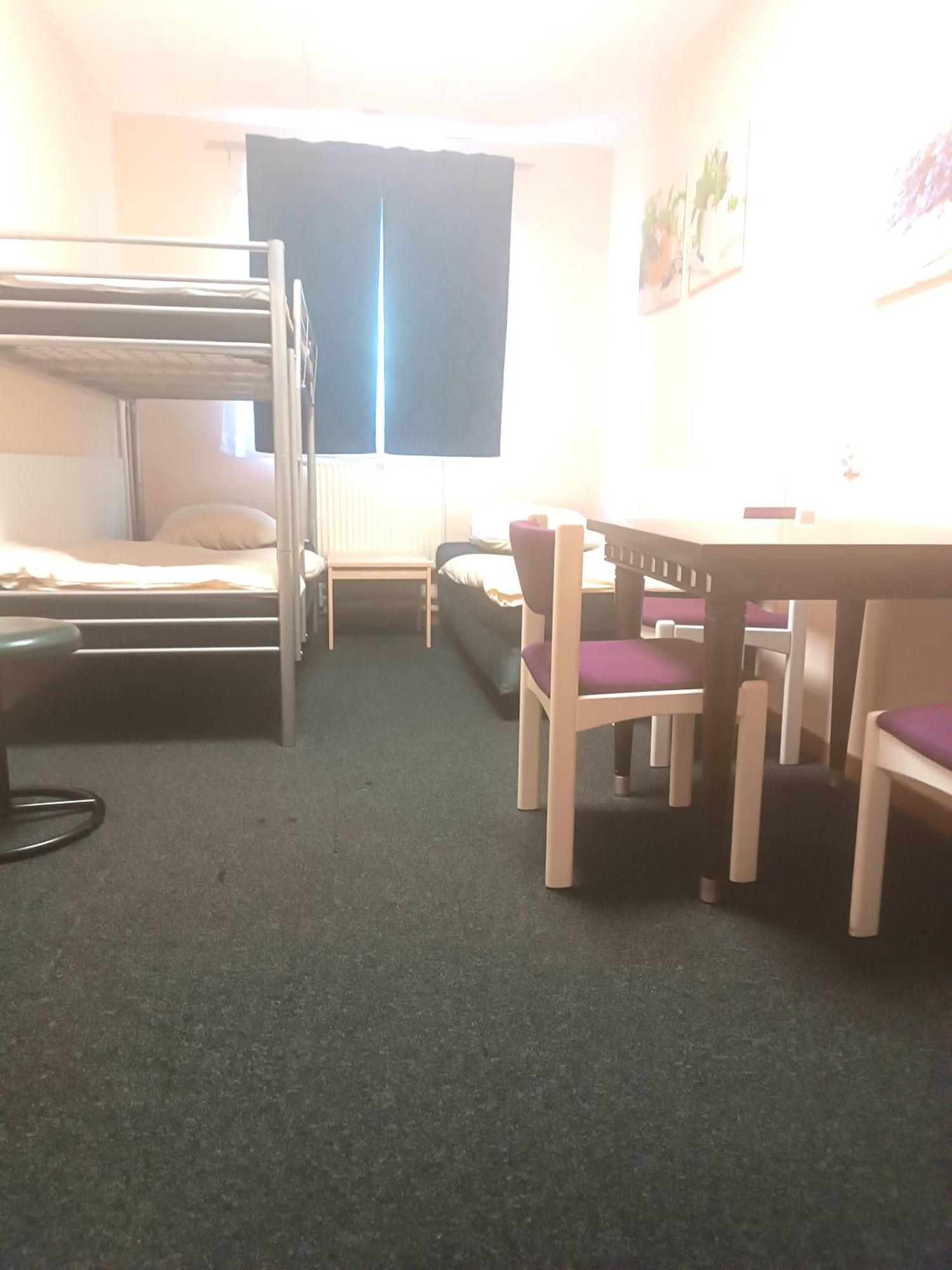 Hostel Krosnienska 12 Zielona Gora  Ngoại thất bức ảnh
