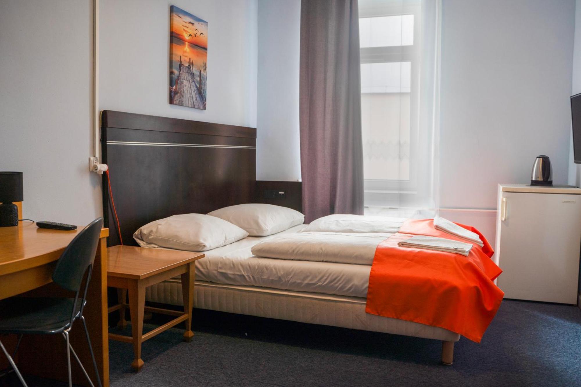 Hostel Krosnienska 12 Zielona Gora  Ngoại thất bức ảnh