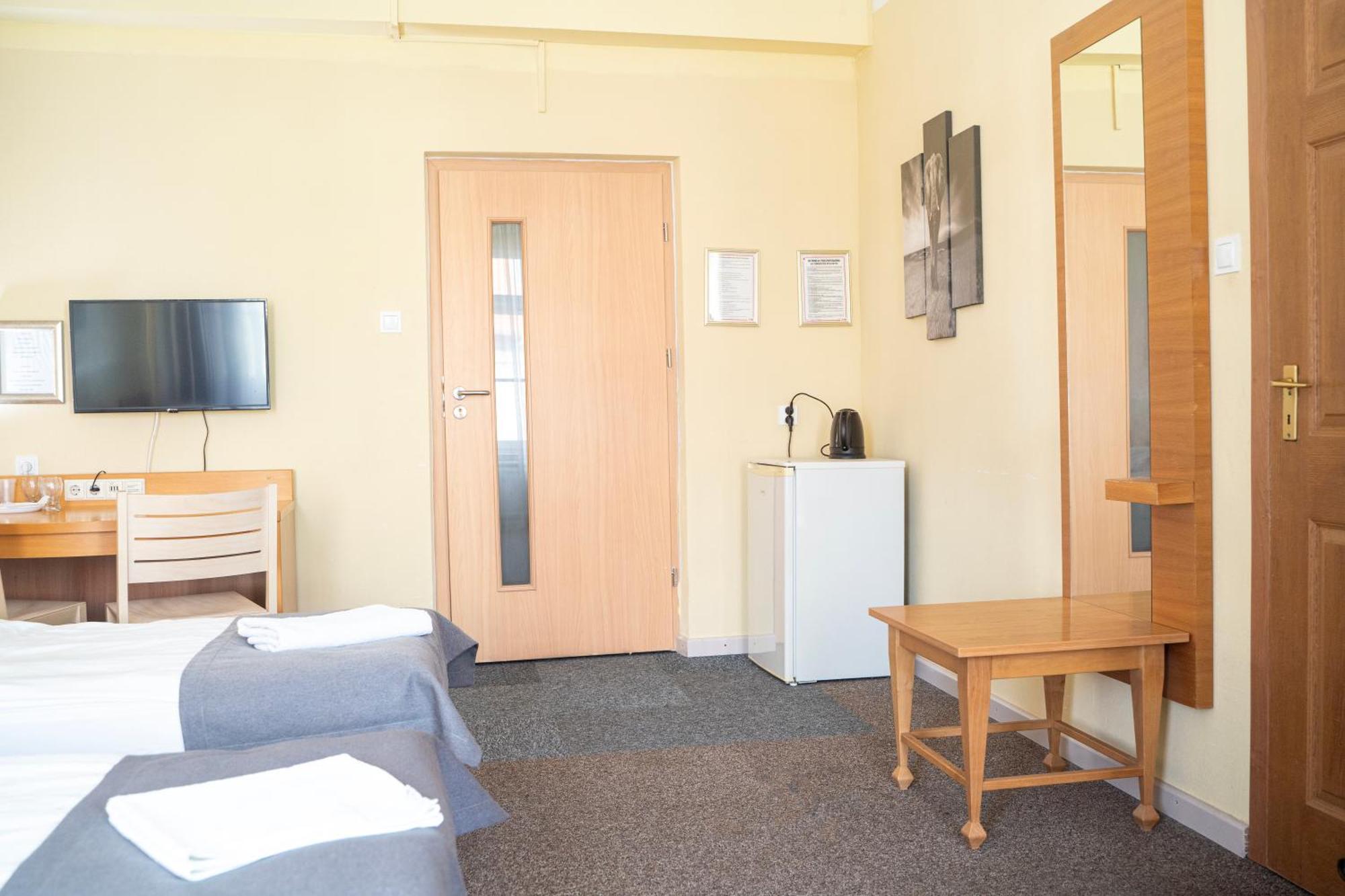 Hostel Krosnienska 12 Zielona Gora  Ngoại thất bức ảnh