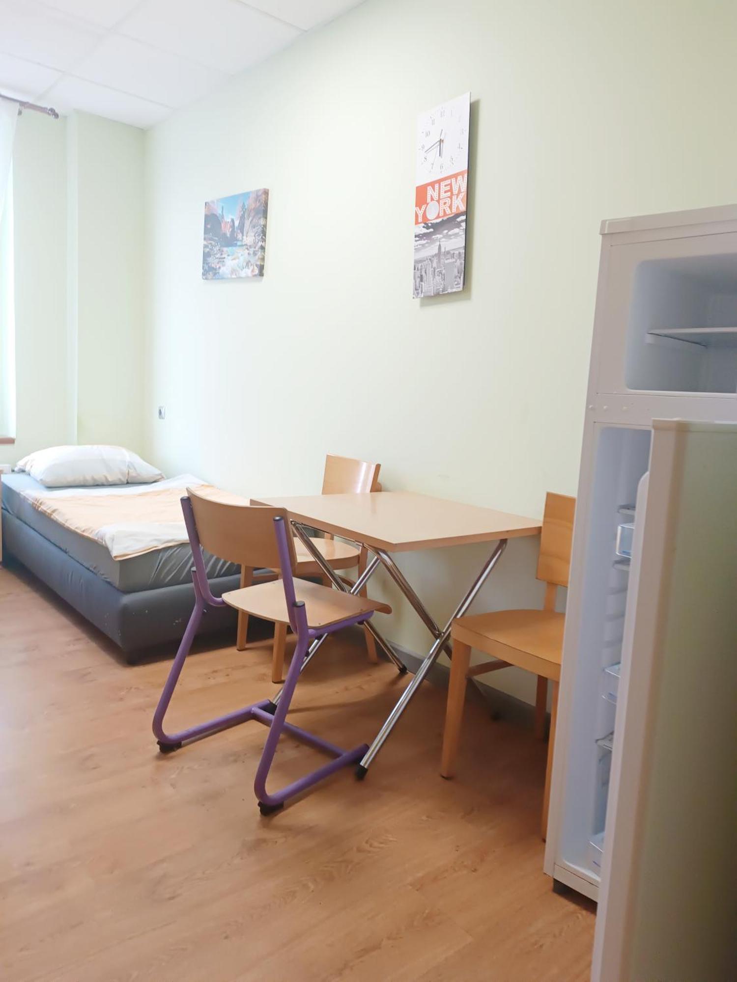 Hostel Krosnienska 12 Zielona Gora  Ngoại thất bức ảnh