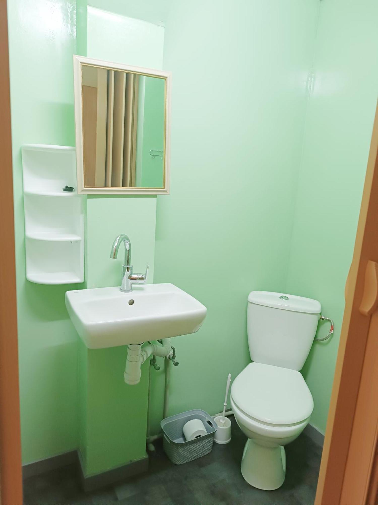 Hostel Krosnienska 12 Zielona Gora  Ngoại thất bức ảnh
