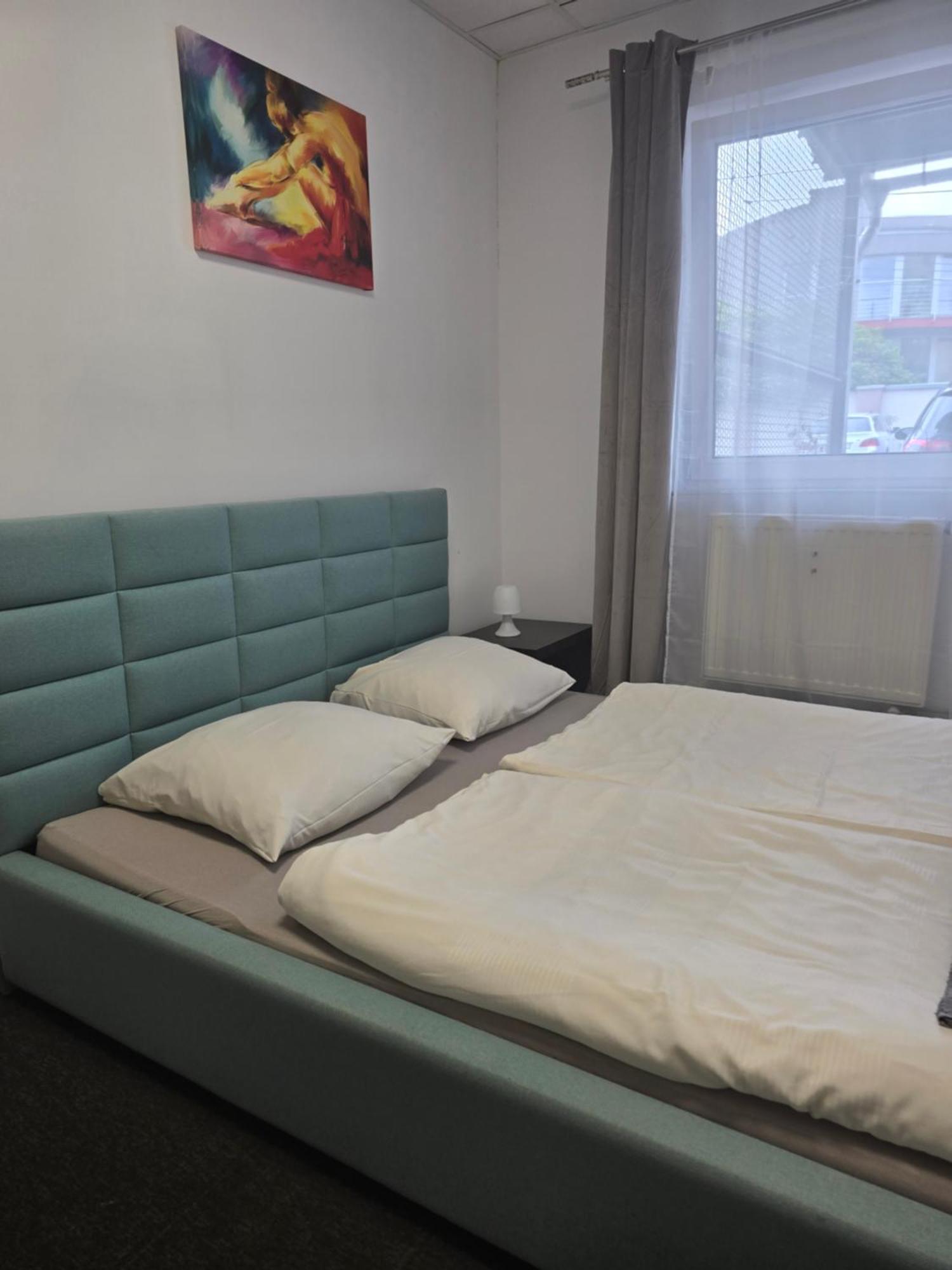 Hostel Krosnienska 12 Zielona Gora  Ngoại thất bức ảnh